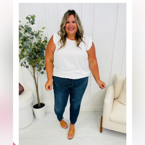 JUDY BLUE Mid Rise Plus/Reg Everyday Essential Relaxed Fit Jeans - Color DK ST - Picture 1 of 13